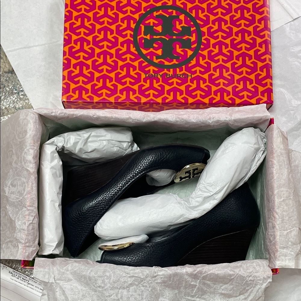 Tory Burch Navy Wedge Shoes Sally Gold emblem peeptoe